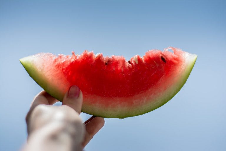 Watermelon Sugar il nuovo video di Harry Styles racconta l’amore spensierato  in stile Gucci